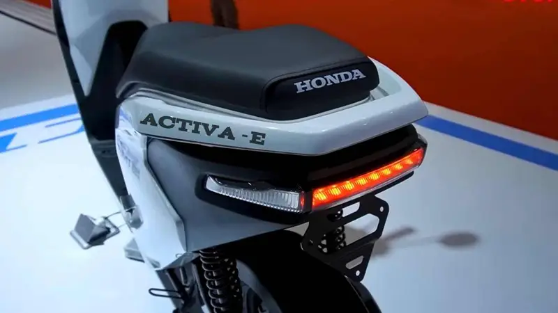पापा की परियों की पहली पसंद Honda Activa अब EV में - सिर्फ ₹18000 में घर ले जाएँ 180 किमी की कंटाप रेंज के साथ